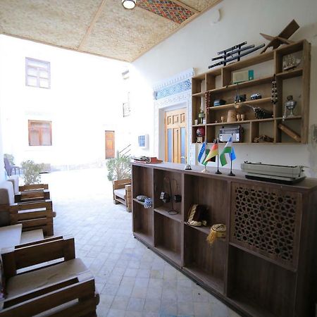בוקורו Muslima Hotel מראה חיצוני תמונה