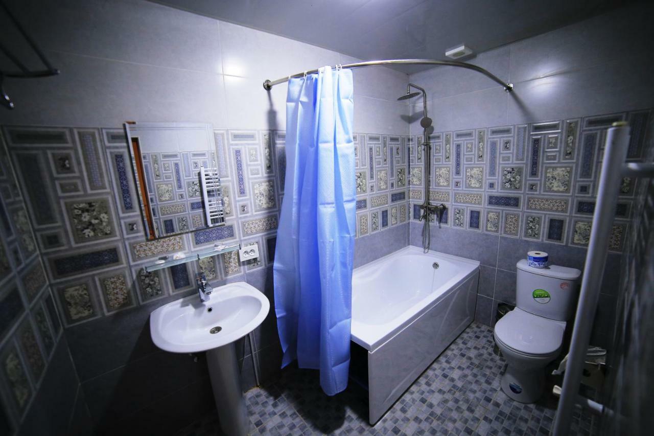 בוקורו Muslima Hotel מראה חיצוני תמונה