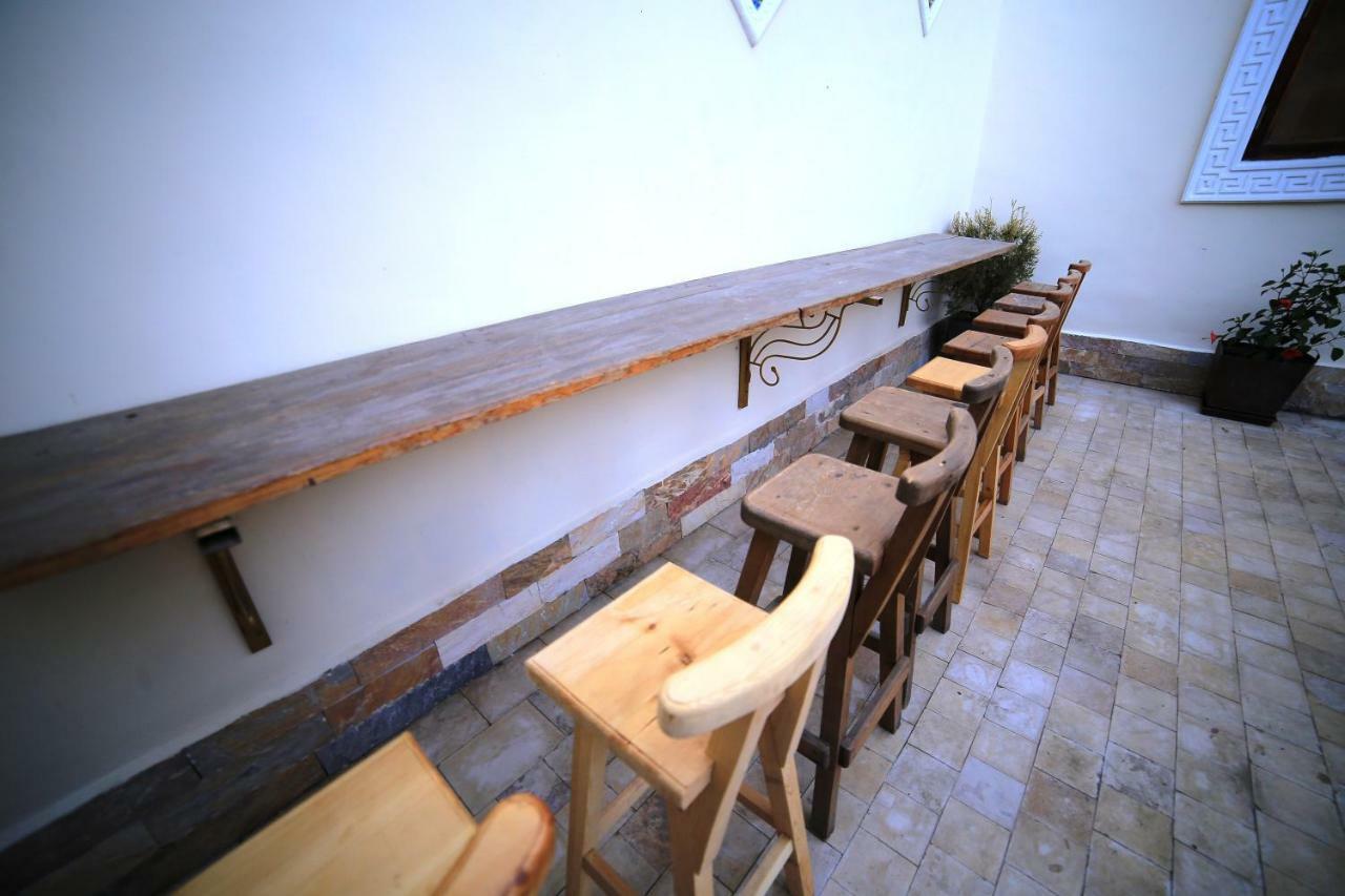 בוקורו Muslima Hotel מראה חיצוני תמונה