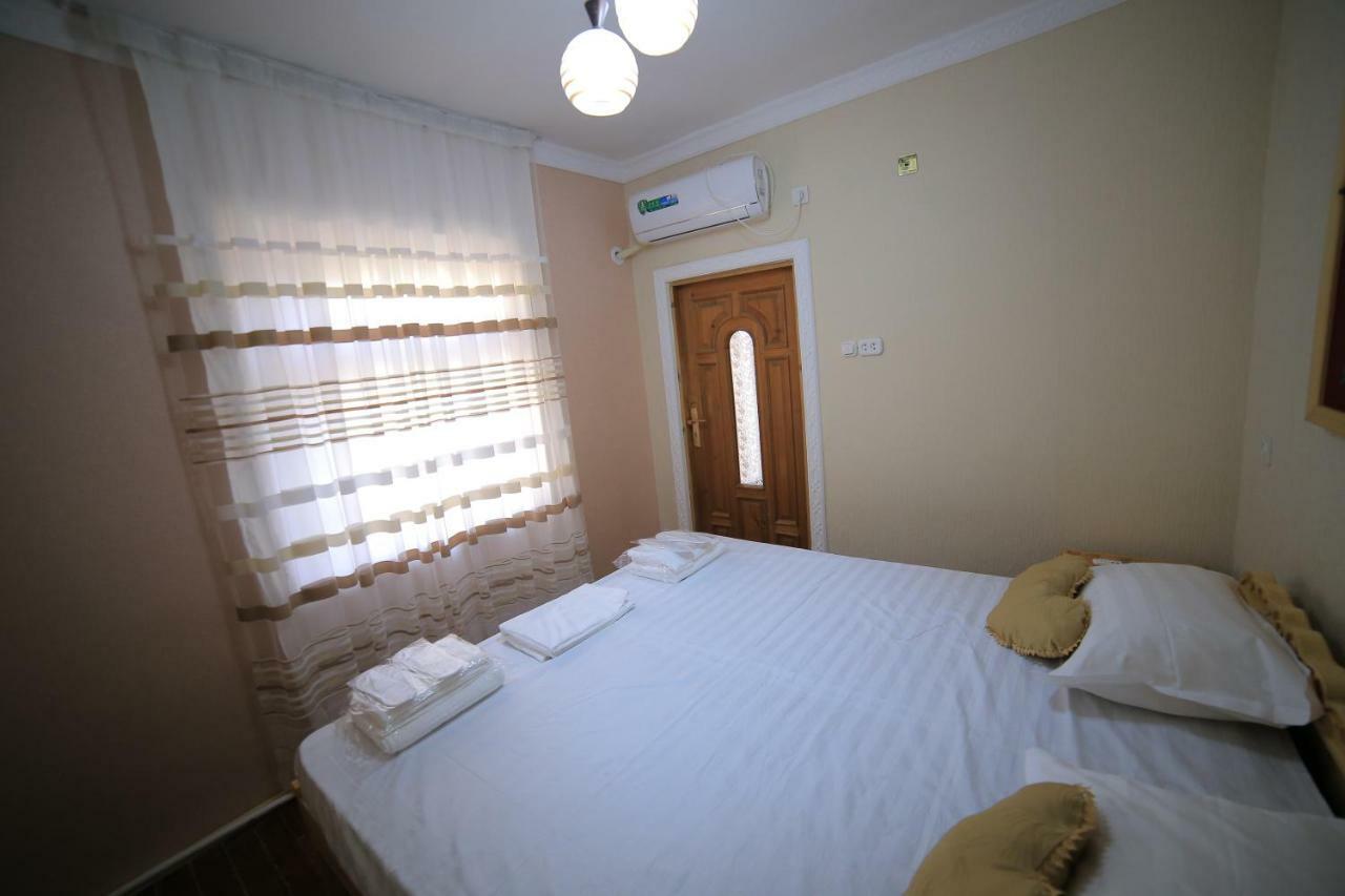 בוקורו Muslima Hotel מראה חיצוני תמונה