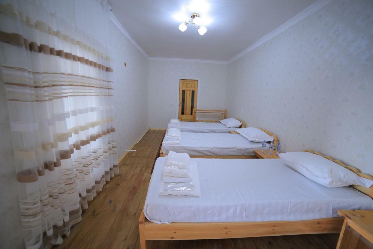 בוקורו Muslima Hotel מראה חיצוני תמונה