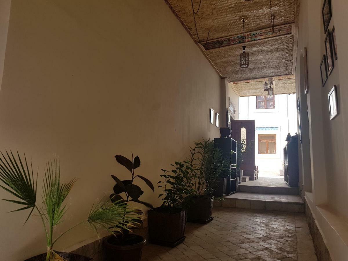 בוקורו Muslima Hotel מראה חיצוני תמונה